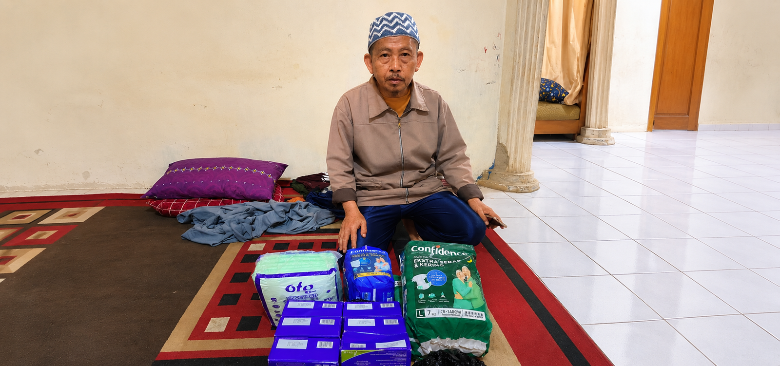 Penyaluran Bantuan untuk Pasien Dhuafa dan Lansia